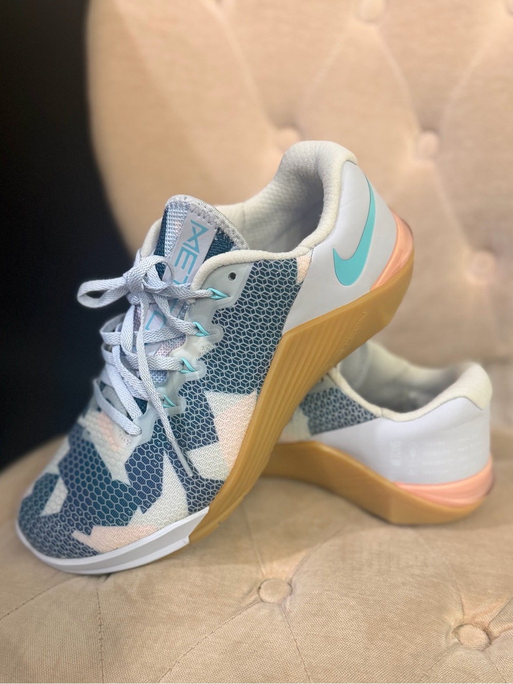 Nike Metcon 5 Mens Size 7.5/ W9 Grey Aurora Green Gum Training Shoes AQ1189-036